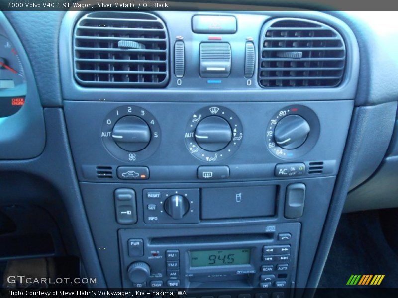 Silver Metallic / Off Black 2000 Volvo V40 1.9T Wagon