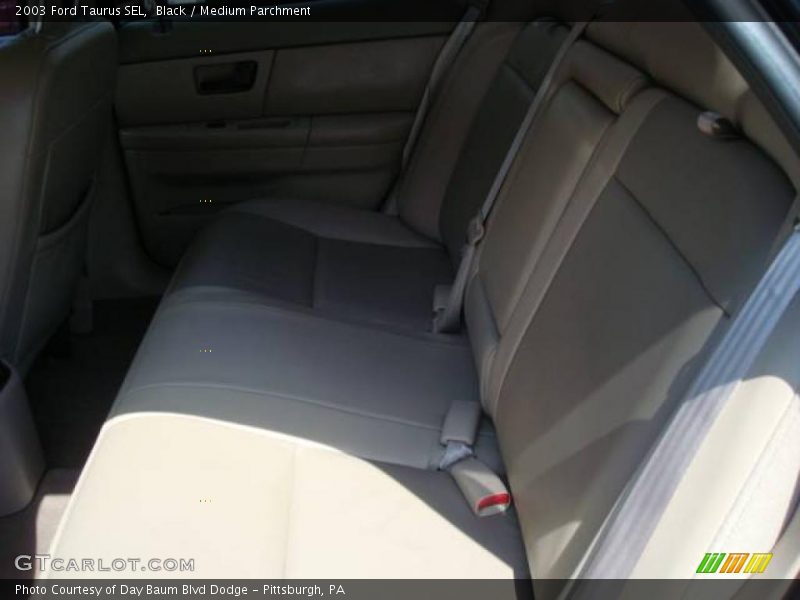 Black / Medium Parchment 2003 Ford Taurus SEL