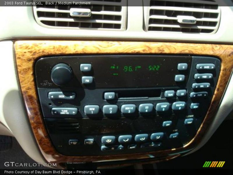 Black / Medium Parchment 2003 Ford Taurus SEL