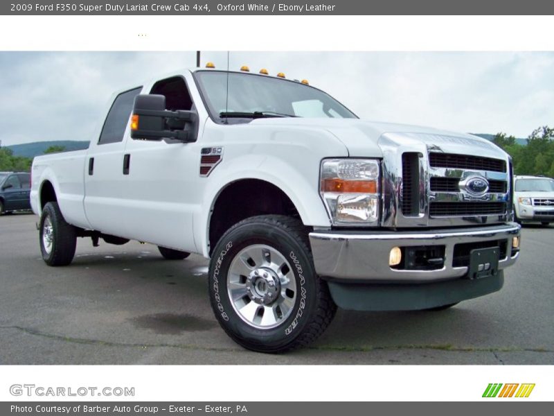 Front 3/4 View of 2009 F350 Super Duty Lariat Crew Cab 4x4
