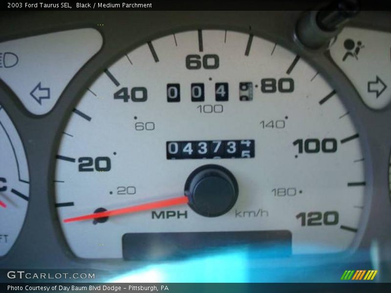 Black / Medium Parchment 2003 Ford Taurus SEL