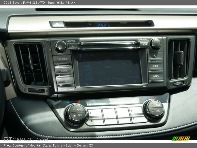 Super White / Black 2013 Toyota RAV4 XLE AWD