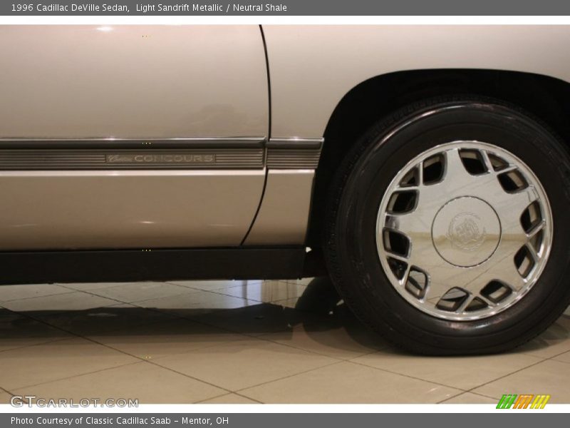  1996 DeVille Sedan Wheel