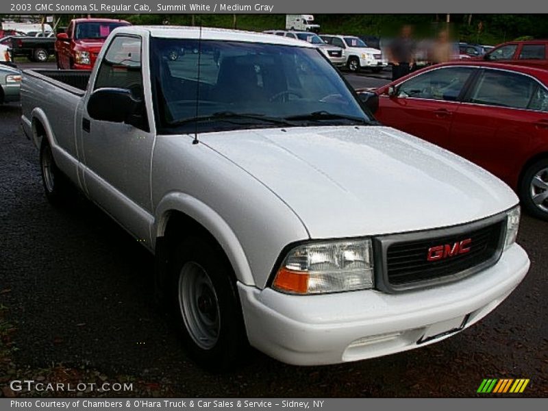 Front 3/4 View of 2003 Sonoma SL Regular Cab