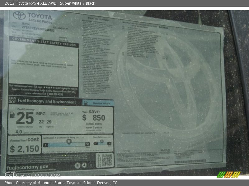 Super White / Black 2013 Toyota RAV4 XLE AWD