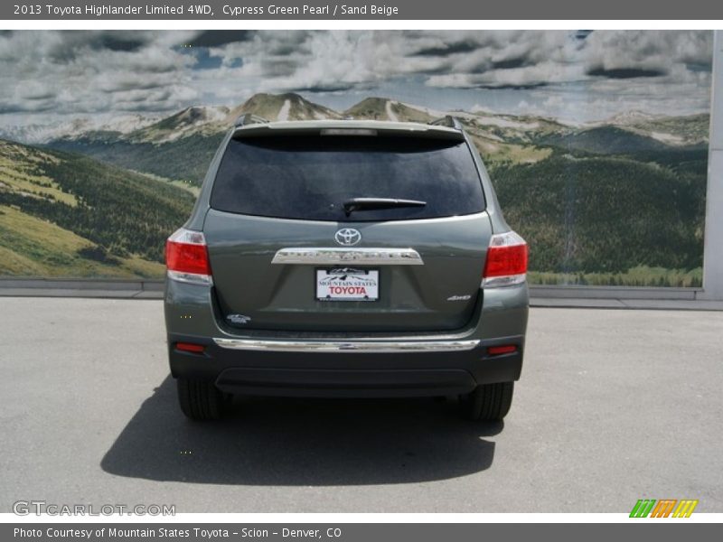 Cypress Green Pearl / Sand Beige 2013 Toyota Highlander Limited 4WD