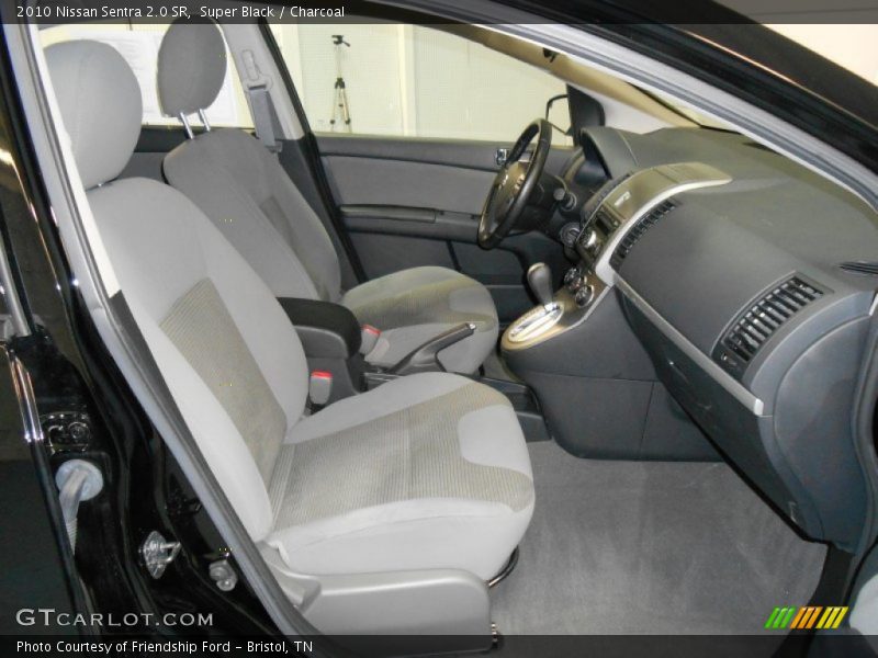 Super Black / Charcoal 2010 Nissan Sentra 2.0 SR
