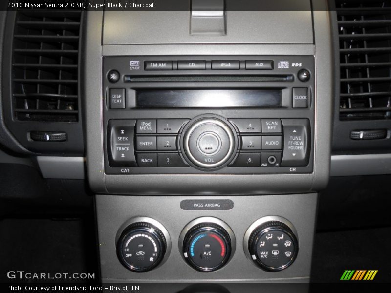 Super Black / Charcoal 2010 Nissan Sentra 2.0 SR
