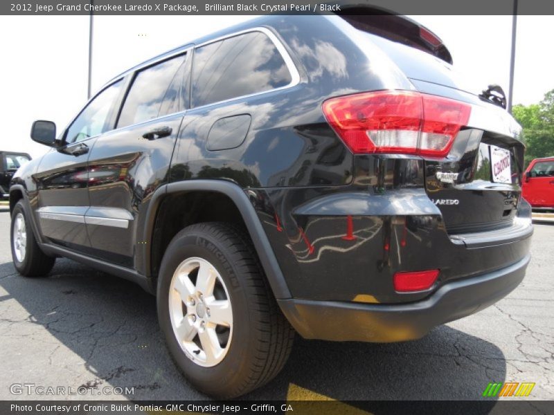 Brilliant Black Crystal Pearl / Black 2012 Jeep Grand Cherokee Laredo X Package