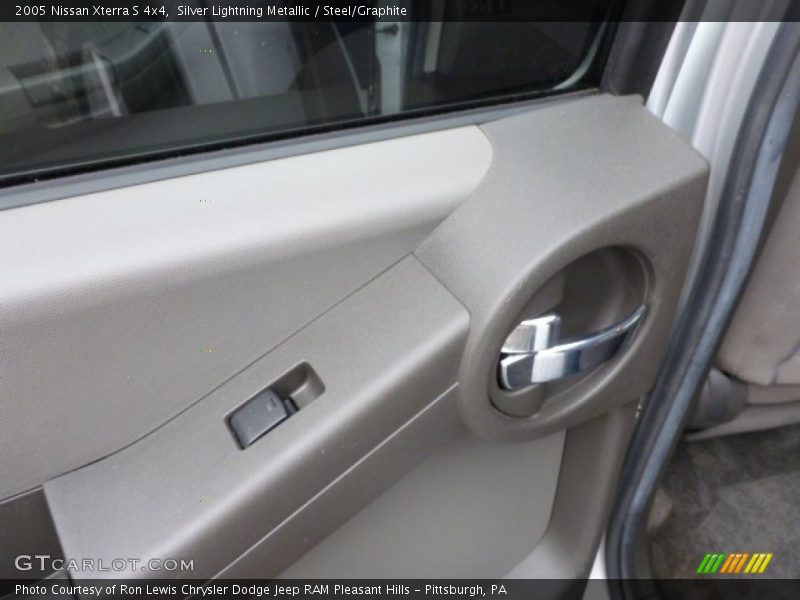 Silver Lightning Metallic / Steel/Graphite 2005 Nissan Xterra S 4x4