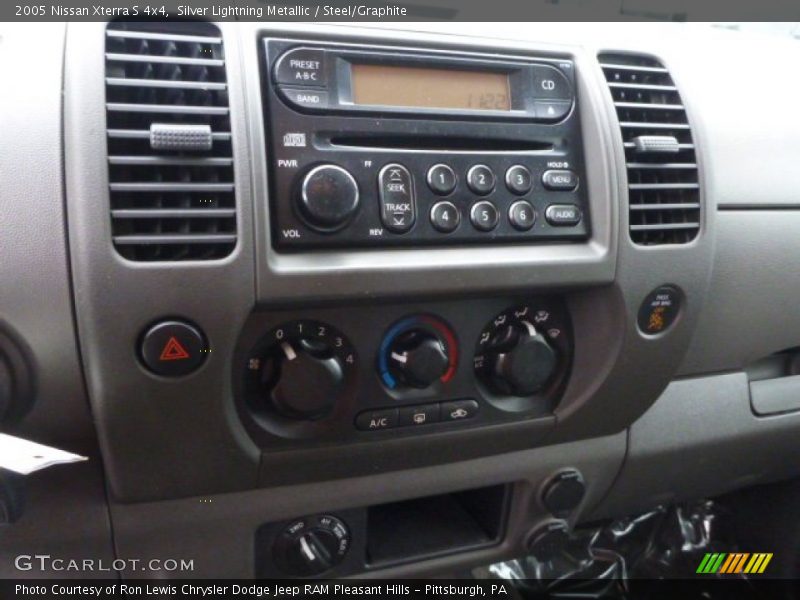 Silver Lightning Metallic / Steel/Graphite 2005 Nissan Xterra S 4x4
