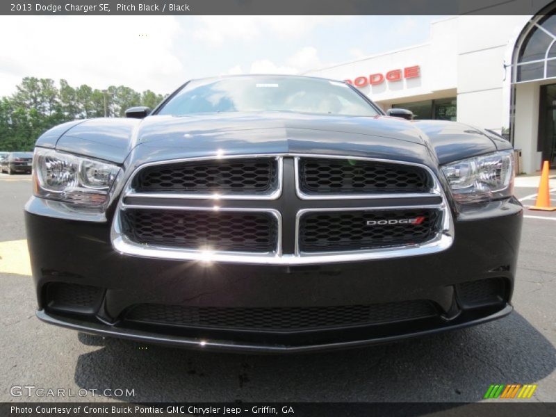 Pitch Black / Black 2013 Dodge Charger SE