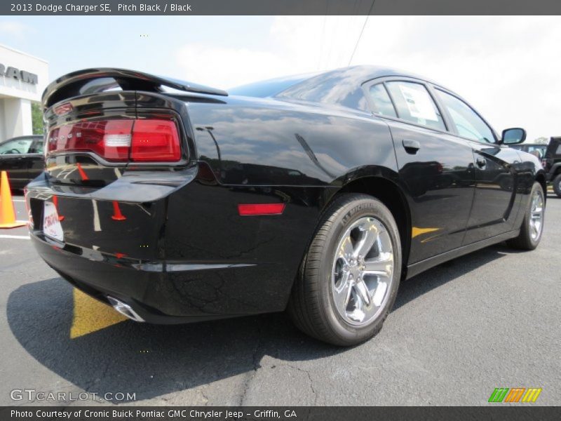 Pitch Black / Black 2013 Dodge Charger SE