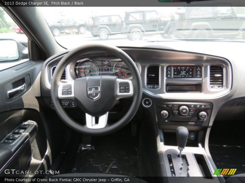 Pitch Black / Black 2013 Dodge Charger SE