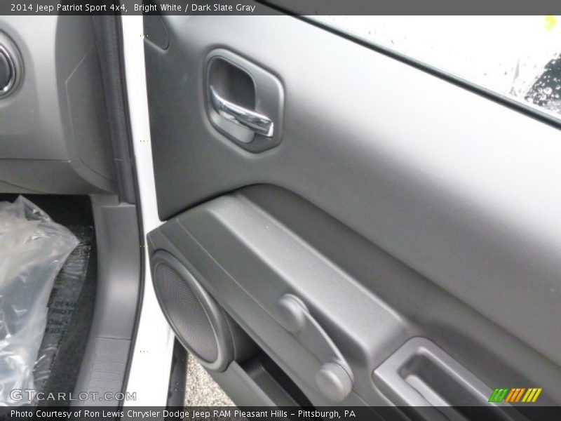 Bright White / Dark Slate Gray 2014 Jeep Patriot Sport 4x4