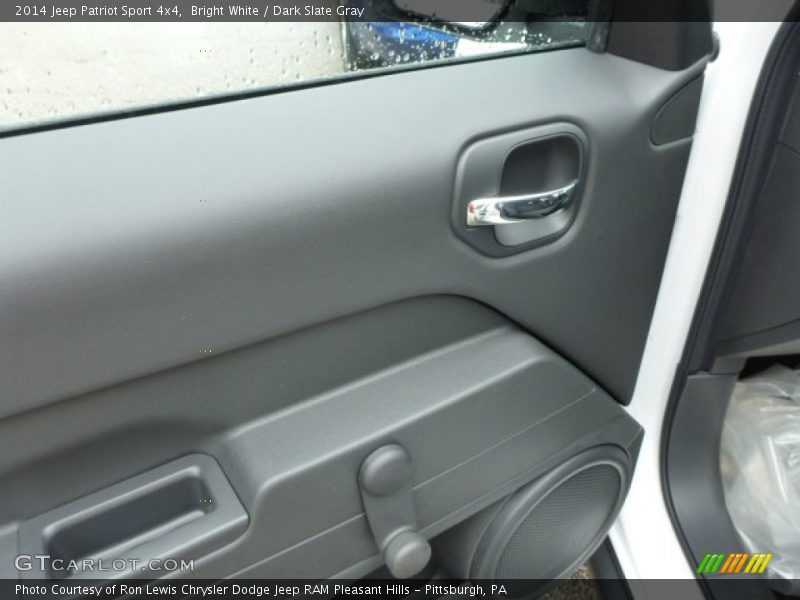 Bright White / Dark Slate Gray 2014 Jeep Patriot Sport 4x4