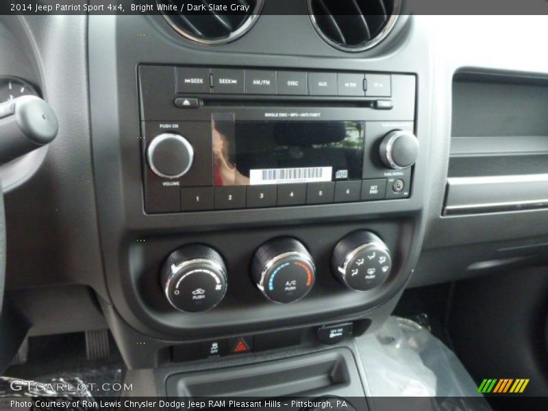Bright White / Dark Slate Gray 2014 Jeep Patriot Sport 4x4
