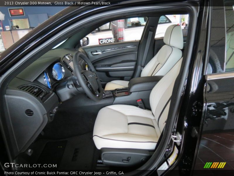 Gloss Black / Motown Pearl/Black 2013 Chrysler 300 Motown