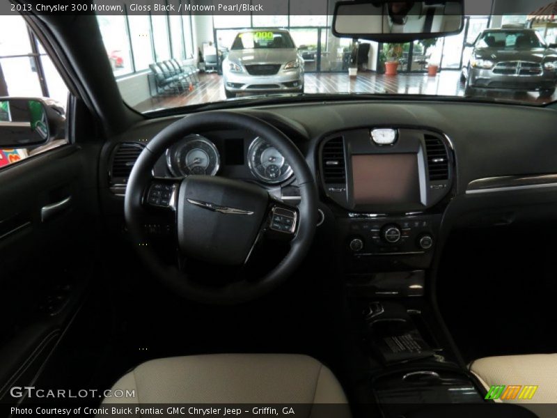Gloss Black / Motown Pearl/Black 2013 Chrysler 300 Motown