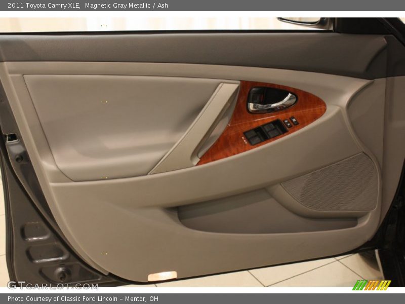 Magnetic Gray Metallic / Ash 2011 Toyota Camry XLE