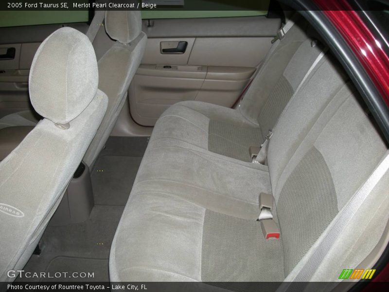 Merlot Pearl Clearcoat / Beige 2005 Ford Taurus SE