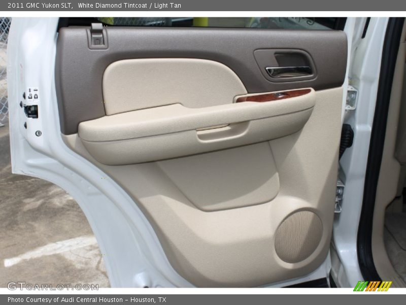 White Diamond Tintcoat / Light Tan 2011 GMC Yukon SLT
