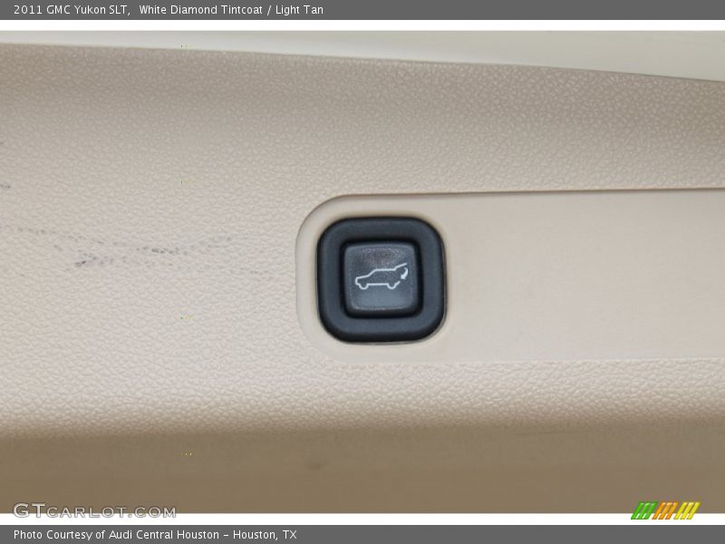 White Diamond Tintcoat / Light Tan 2011 GMC Yukon SLT