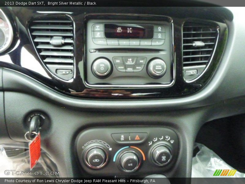 Bright Silver Metallic / Black 2013 Dodge Dart SXT