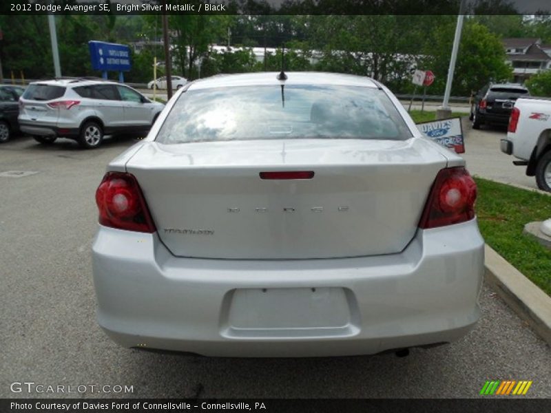 Bright Silver Metallic / Black 2012 Dodge Avenger SE
