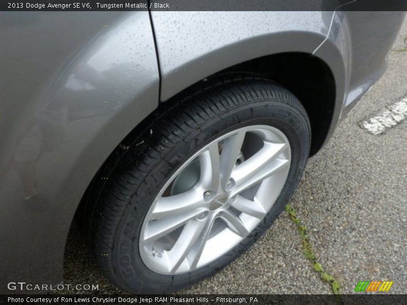 Tungsten Metallic / Black 2013 Dodge Avenger SE V6