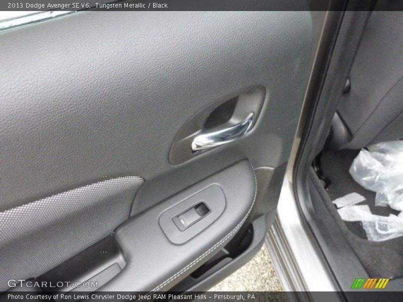 Tungsten Metallic / Black 2013 Dodge Avenger SE V6