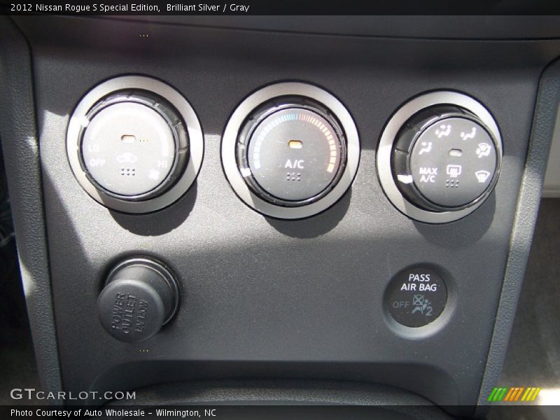 Brilliant Silver / Gray 2012 Nissan Rogue S Special Edition