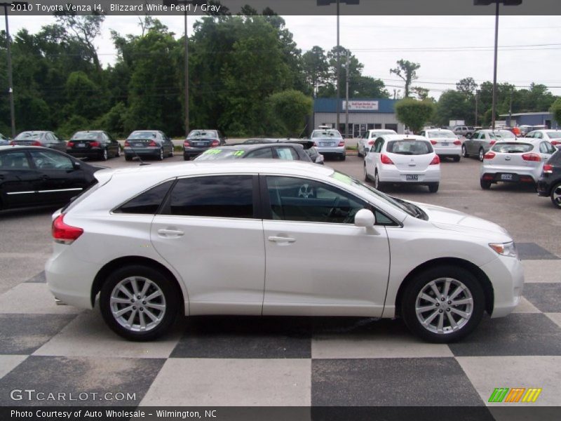 Blizzard White Pearl / Gray 2010 Toyota Venza I4