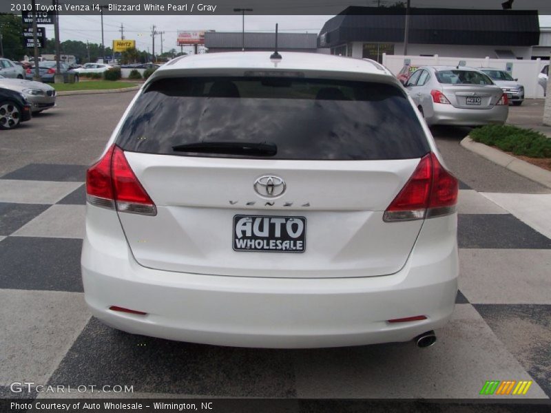 Blizzard White Pearl / Gray 2010 Toyota Venza I4