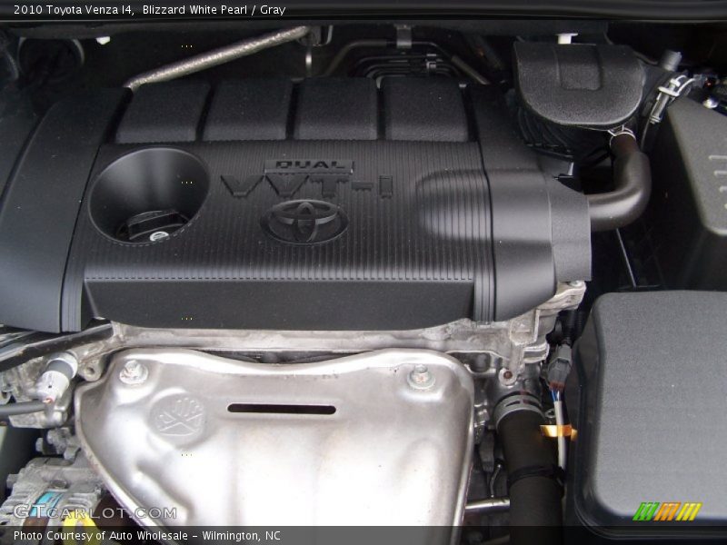 Blizzard White Pearl / Gray 2010 Toyota Venza I4