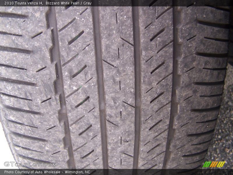 Blizzard White Pearl / Gray 2010 Toyota Venza I4