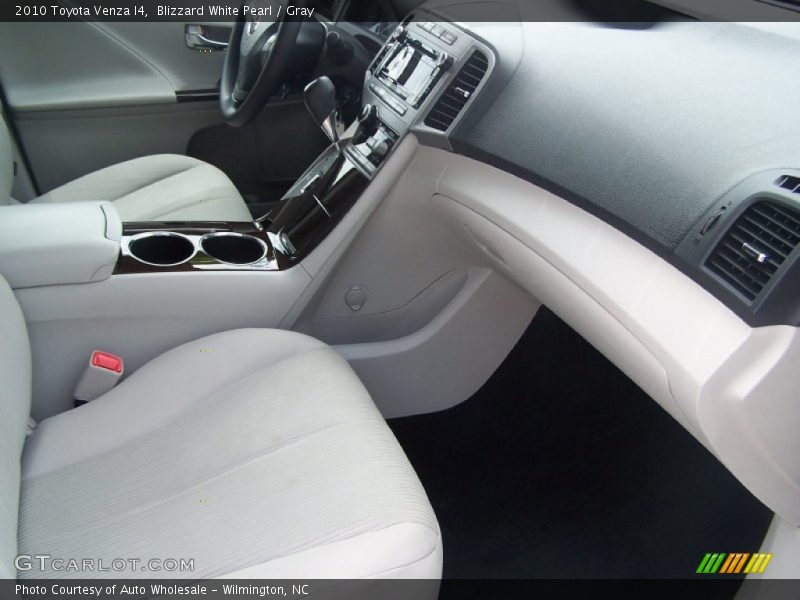 Blizzard White Pearl / Gray 2010 Toyota Venza I4