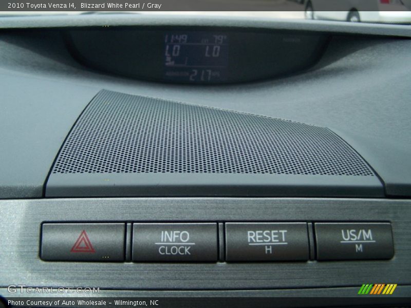 Blizzard White Pearl / Gray 2010 Toyota Venza I4