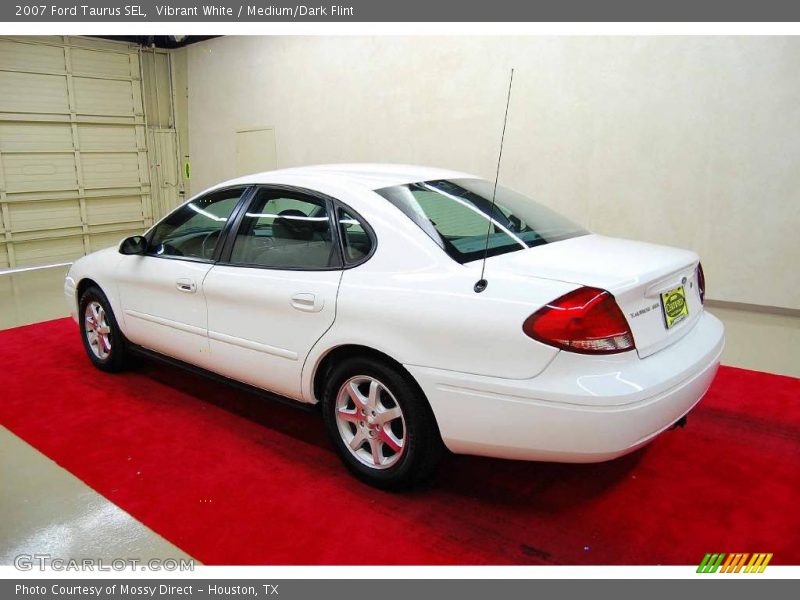 Vibrant White / Medium/Dark Flint 2007 Ford Taurus SEL