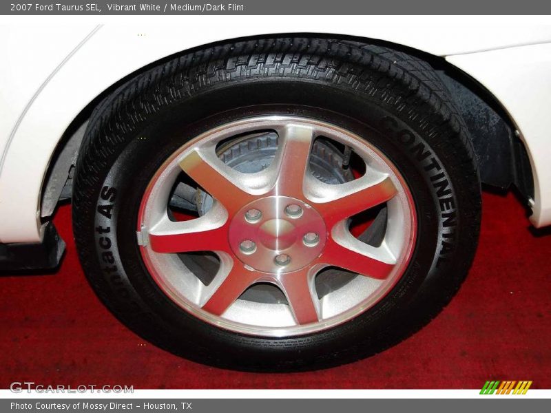 Vibrant White / Medium/Dark Flint 2007 Ford Taurus SEL
