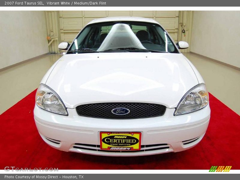 Vibrant White / Medium/Dark Flint 2007 Ford Taurus SEL