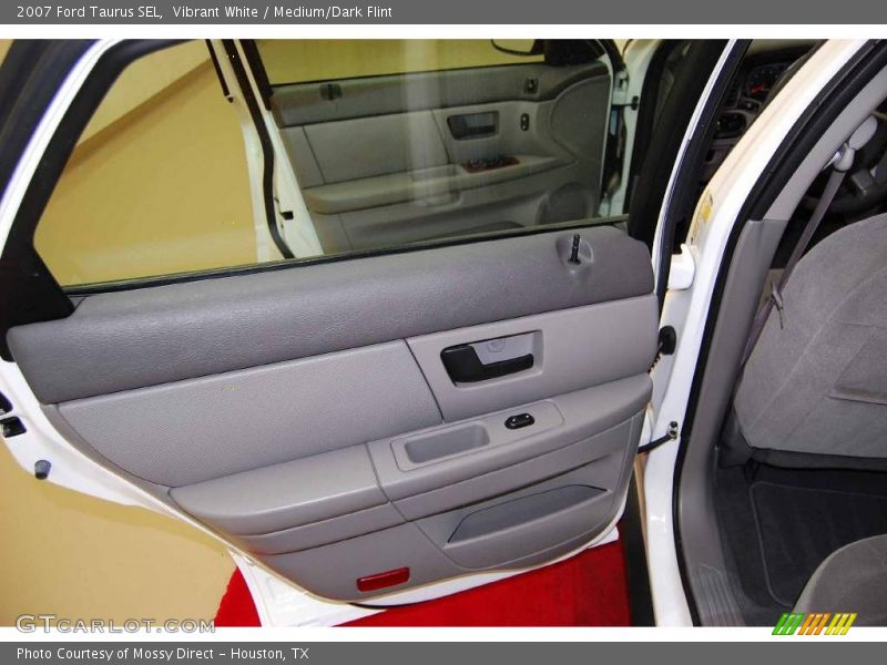 Vibrant White / Medium/Dark Flint 2007 Ford Taurus SEL