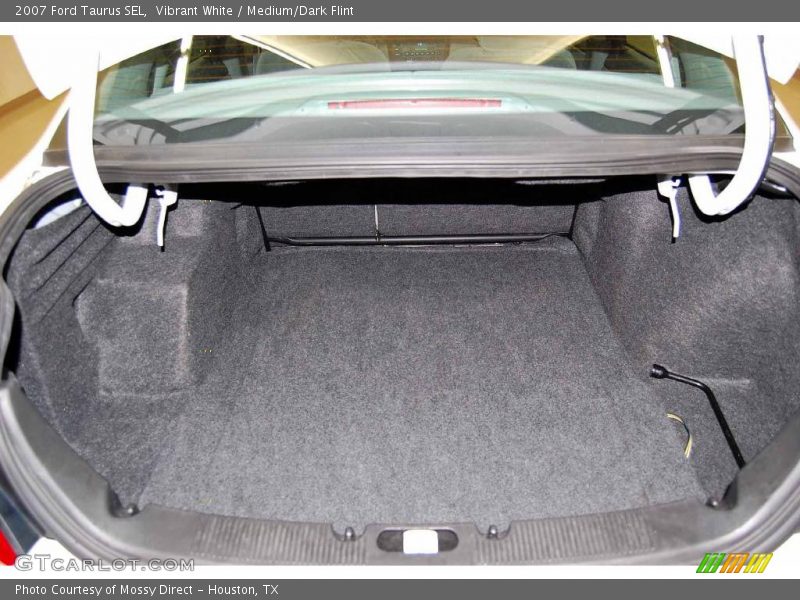 Vibrant White / Medium/Dark Flint 2007 Ford Taurus SEL