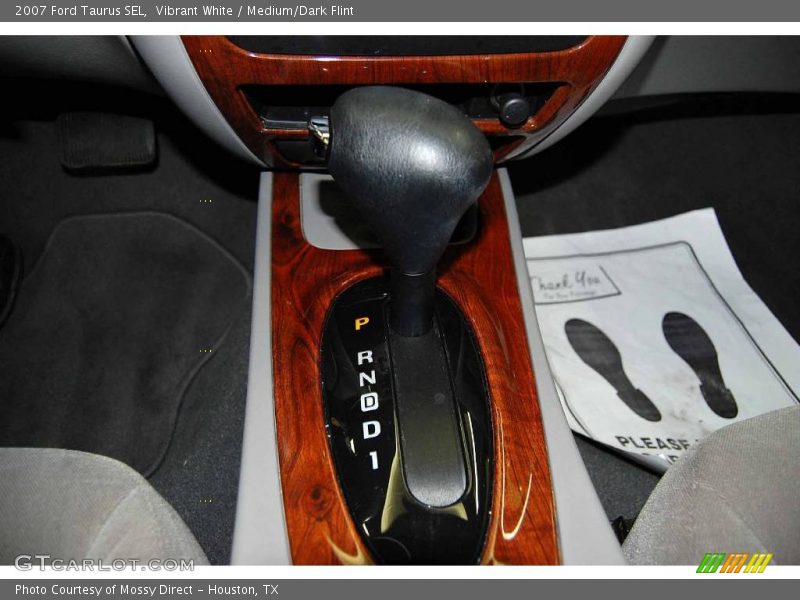 Vibrant White / Medium/Dark Flint 2007 Ford Taurus SEL