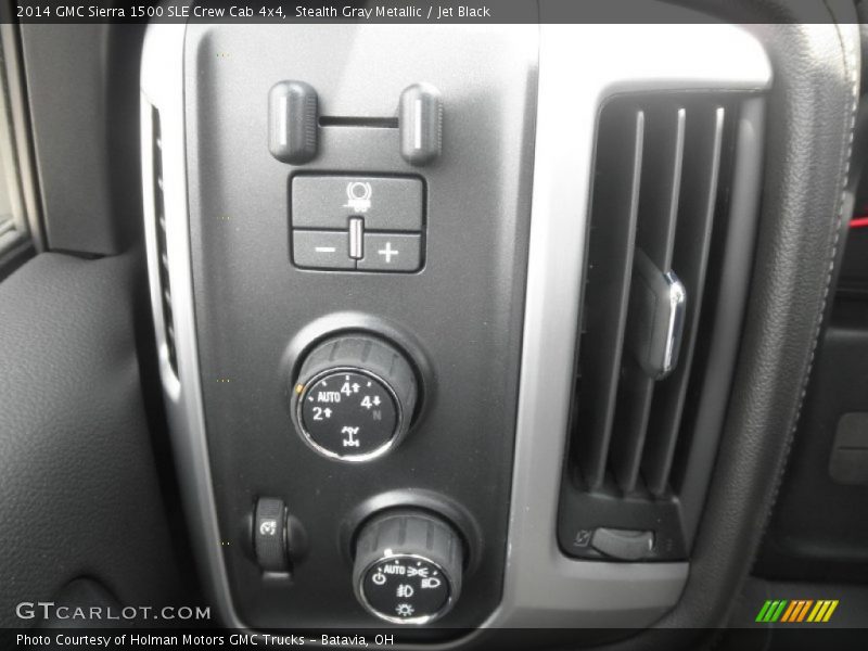 Controls of 2014 Sierra 1500 SLE Crew Cab 4x4