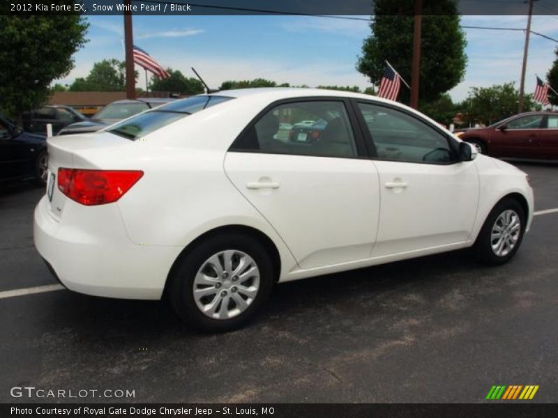 Snow White Pearl / Black 2012 Kia Forte EX