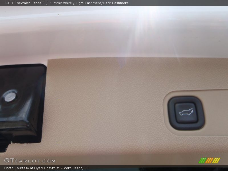 Summit White / Light Cashmere/Dark Cashmere 2013 Chevrolet Tahoe LT