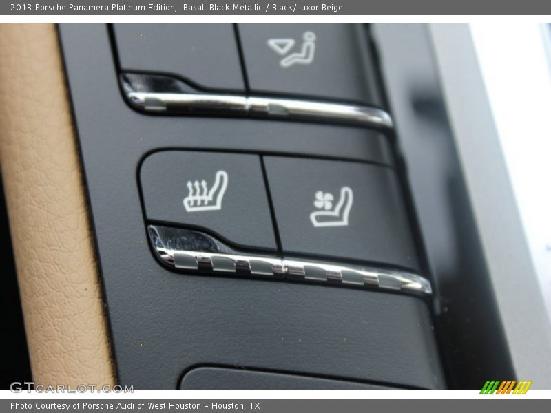 Controls of 2013 Panamera Platinum Edition