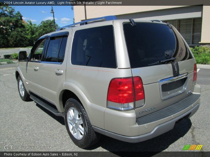 Light French Silk Metallic / Light Parchment 2004 Lincoln Aviator Luxury AWD