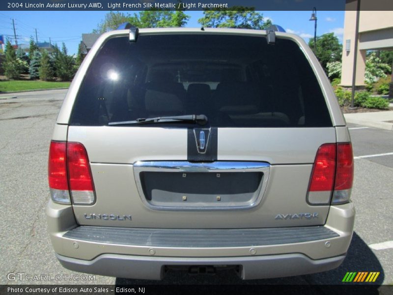Light French Silk Metallic / Light Parchment 2004 Lincoln Aviator Luxury AWD